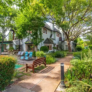4* Guest house Hedge House